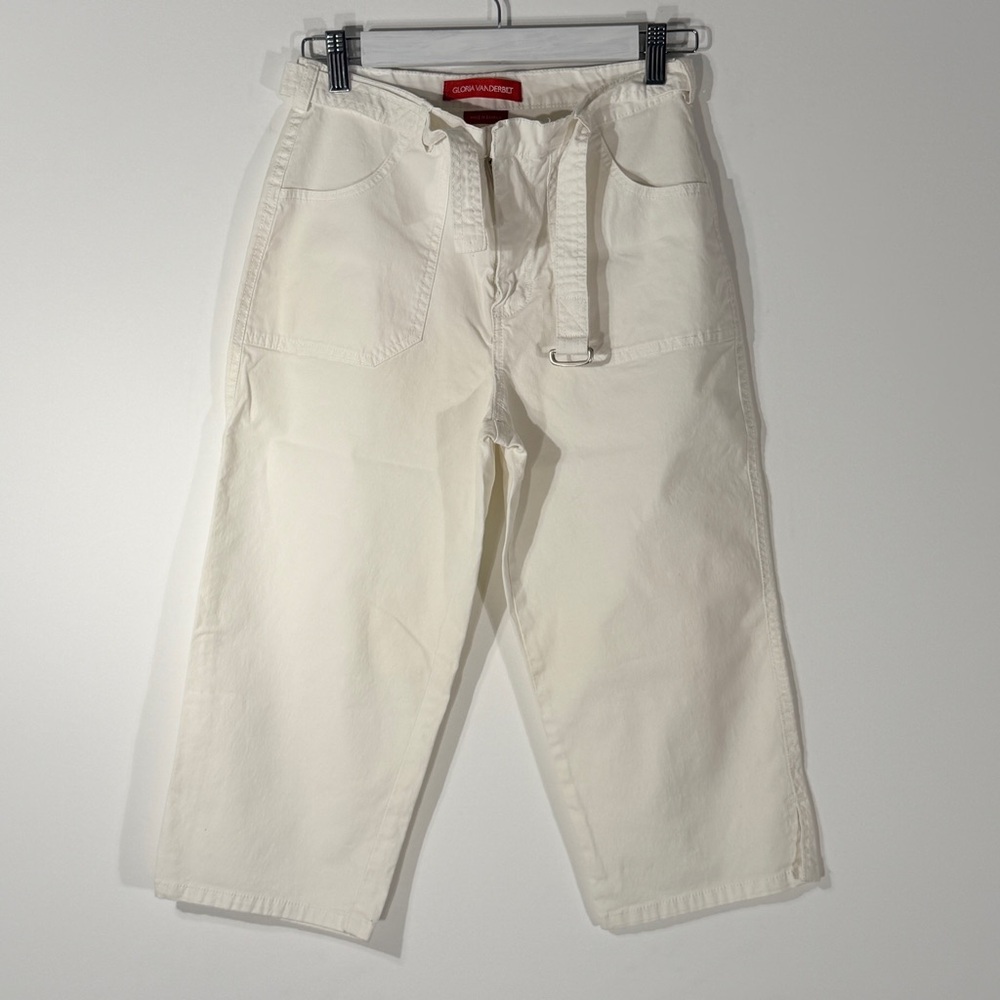 Gloria Vanderbilt White Capris